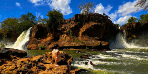 Cachoeiras do Prata-Chapada das Mesas